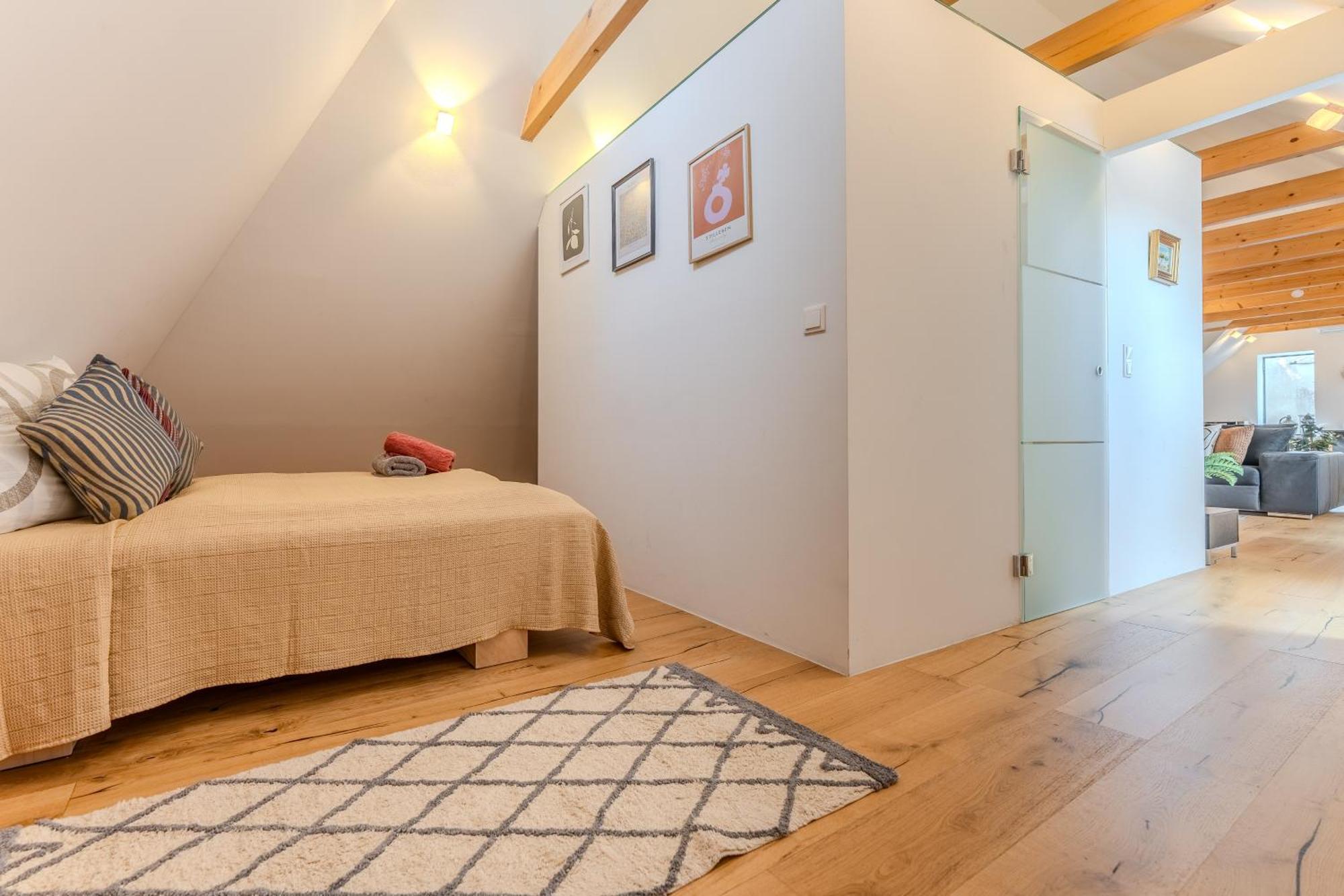 Loft Dachsberg Apartment Кремс Екстериор снимка